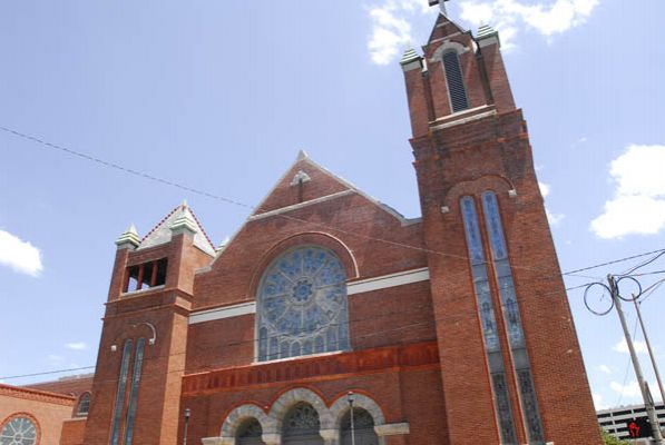 Exterior masonry cleaning of Pulaski Heights United Methodist Church